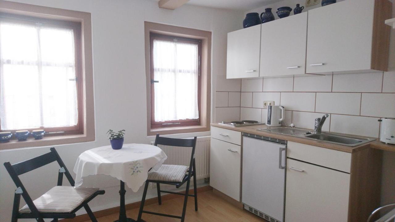 Haus Zum Kleinen Helm Appartement Erfurt Buitenkant foto