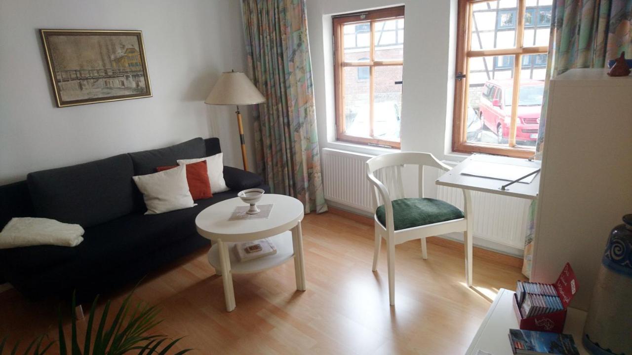 Haus Zum Kleinen Helm Appartement Erfurt Buitenkant foto