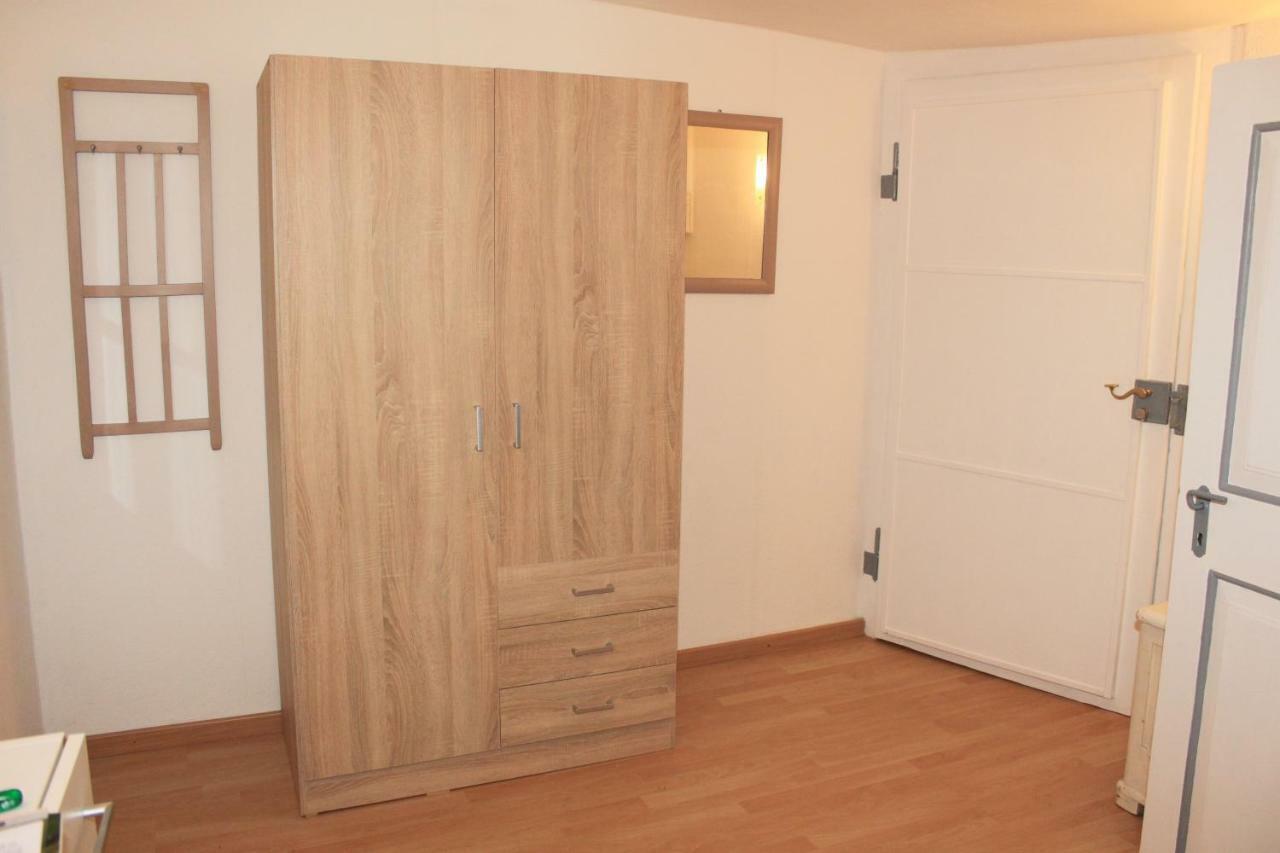 Haus Zum Kleinen Helm Appartement Erfurt Buitenkant foto