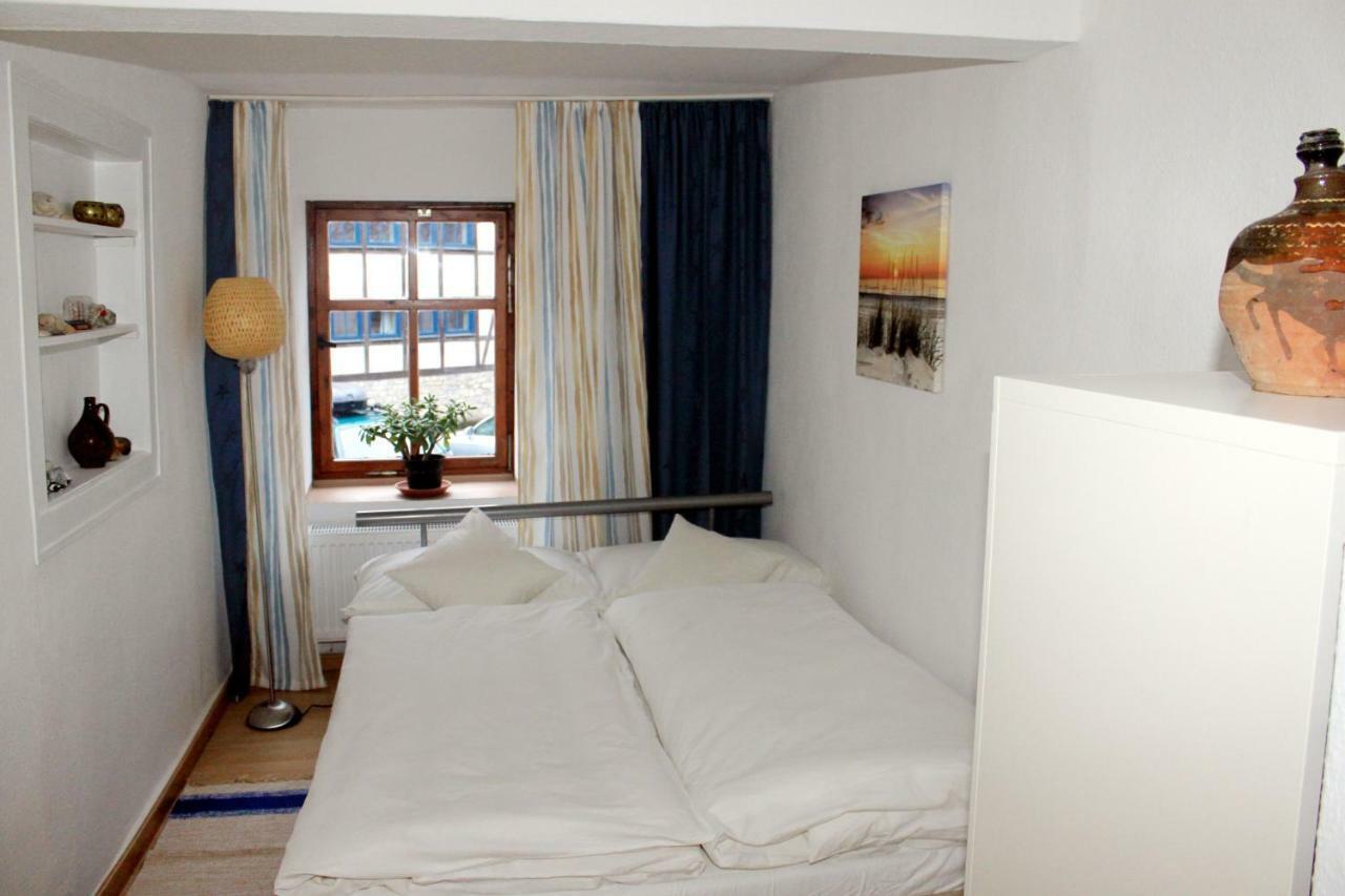 Haus Zum Kleinen Helm Appartement Erfurt Buitenkant foto