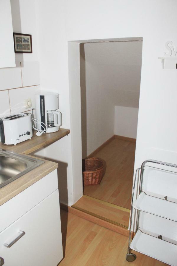 Haus Zum Kleinen Helm Appartement Erfurt Buitenkant foto