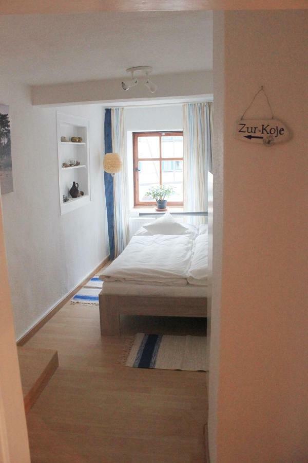 Haus Zum Kleinen Helm Appartement Erfurt Buitenkant foto